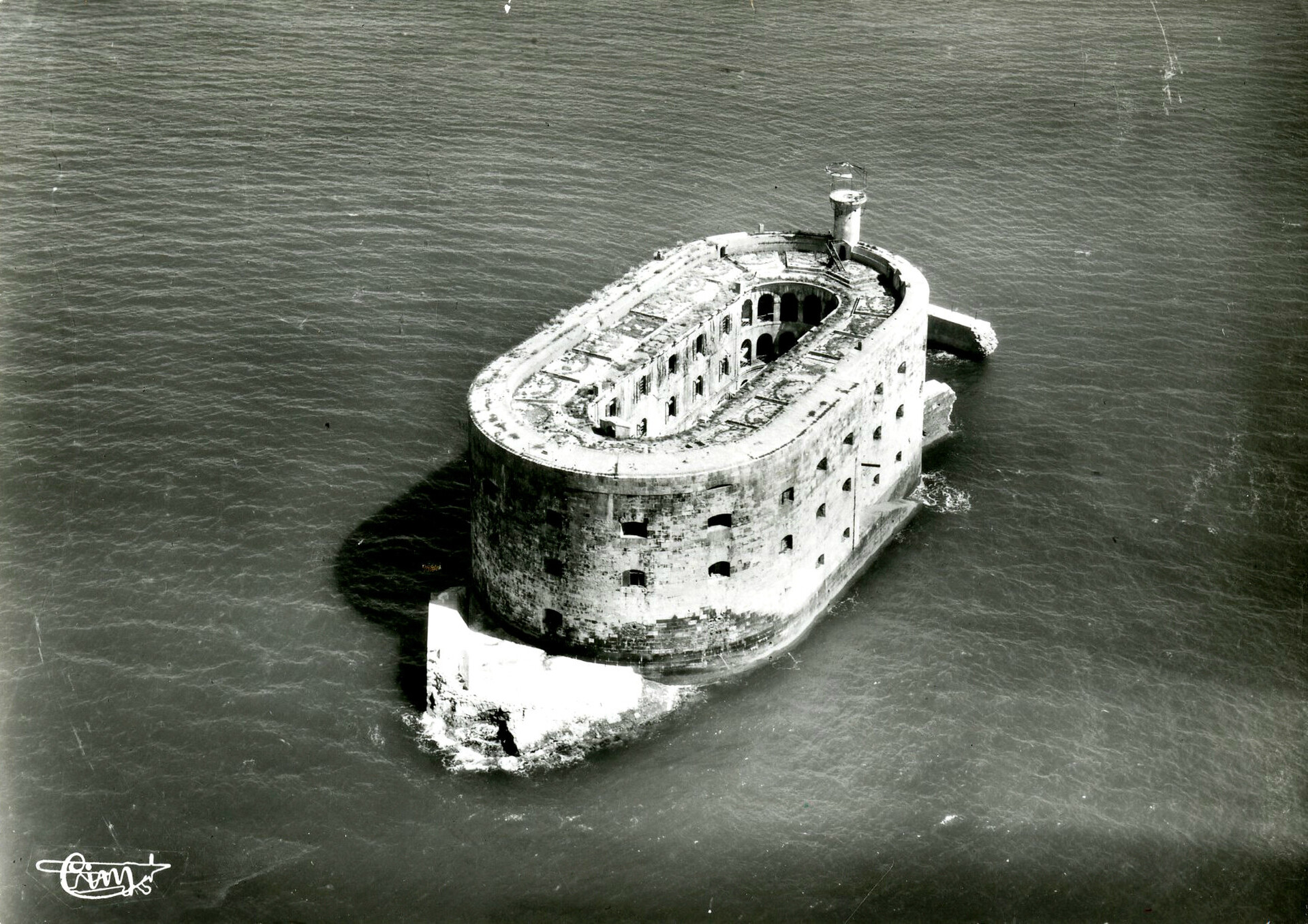 Historically accurate Fort Boyard Minecraft Map