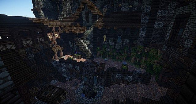 The courtyard of Hightide