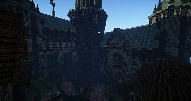 The courtyard of Hightide