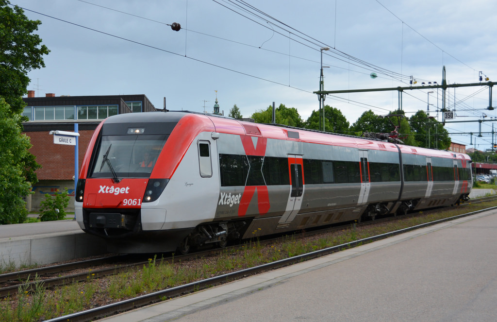 Bombardier Regina X55 Commuter Train Minecraft Map